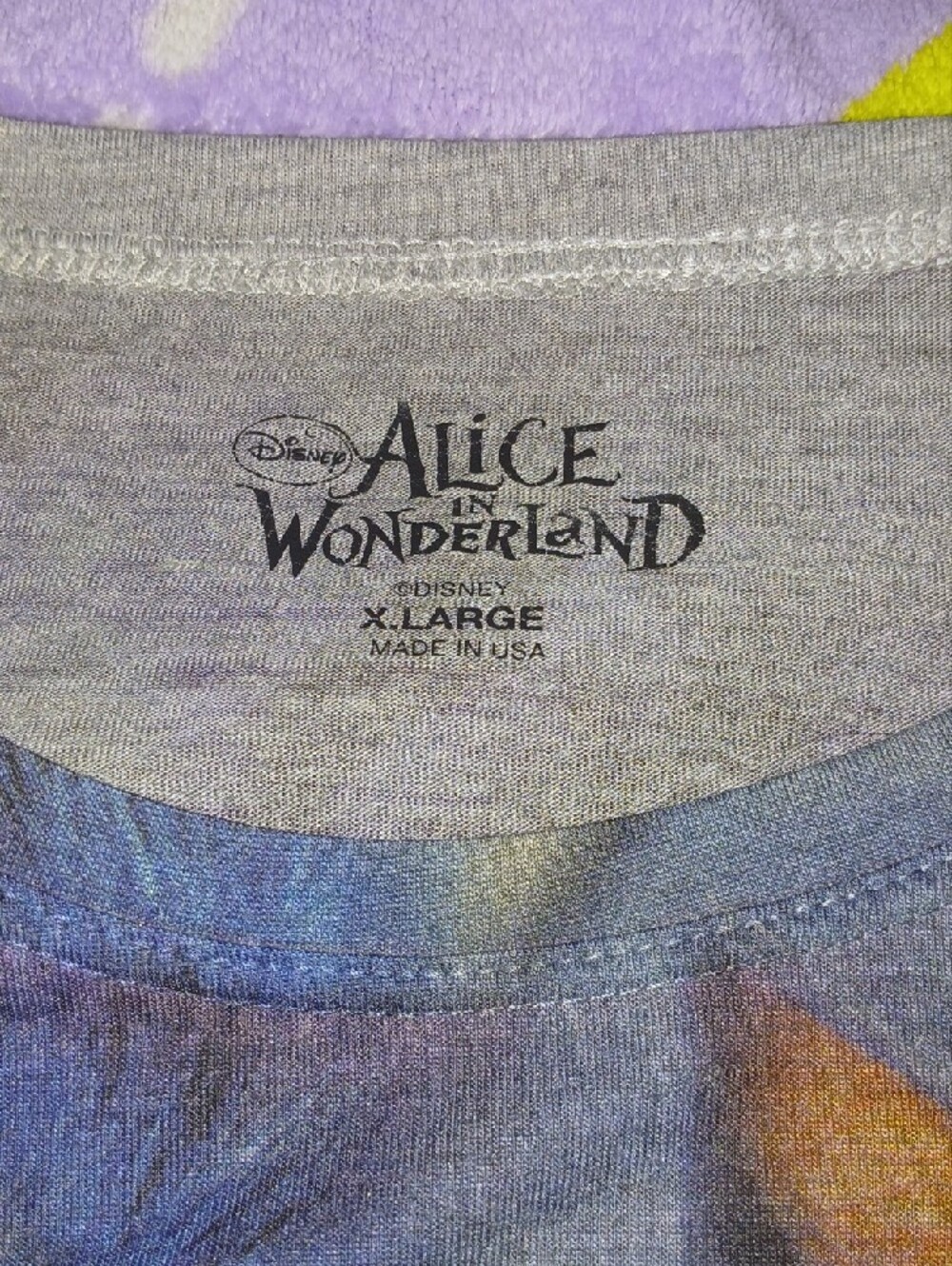 Disney Alice in Wonderland Cheshire Cat Black and Gray Short Sleeve Tee - Picture 2 of 2